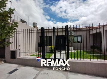 Casa · 176m² · 6 Ambientes · 1 Cochera · Se Vende Casa Zona Premium Catamarca. Facilidades