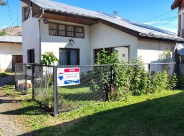PH · 40m² · 4 Ambientes · 1 Cochera · Casa de 1 Dorm. Av Alvear - Centro Esquel