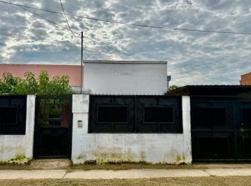 Casa · 61m² · 3 Ambientes · Casa 3 Ambientes en Venta B Aeroclub Goya Ctes
