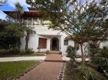Casa · 442m² · 5 Ambientes · 2 Cocheras · Venta Casa 5 Amb. Alfar + 2a Vivienda Piscina