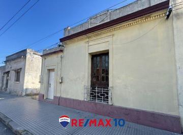 Casa · 158m² · 9 Ambientes · 1 Cochera · Se Vende Tres Propiedades en Una