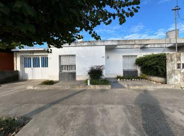 Casa · 130m² · 5 Ambientes · 2 Cocheras · Venta Casa 3 Dorm. - Barrio Dos Hermanos