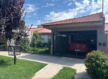 Casa · 110m² · 6 Ambientes · 1 Cochera · Casa 3 Dorm. Apta Credito Ing Huergo