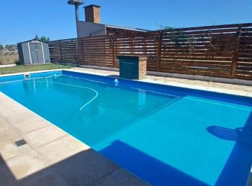 Casa · 158m² · 3 Ambientes · 1 Cochera · Casa en Venta Virrey del Pino