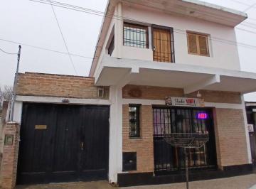 Casa · 343m² · 9 Ambientes · 4 Cocheras · Se Vende Casa + Departamento + Local B Villa Adela