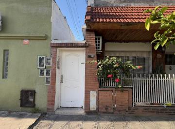 PH · 74m² · 4 Ambientes · Venta PH en Lomas del Mirador 4 Amb. con Patio