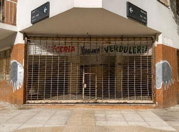 Local comercial · 68m² · Local Comercial en Esquina – Gran Potencial