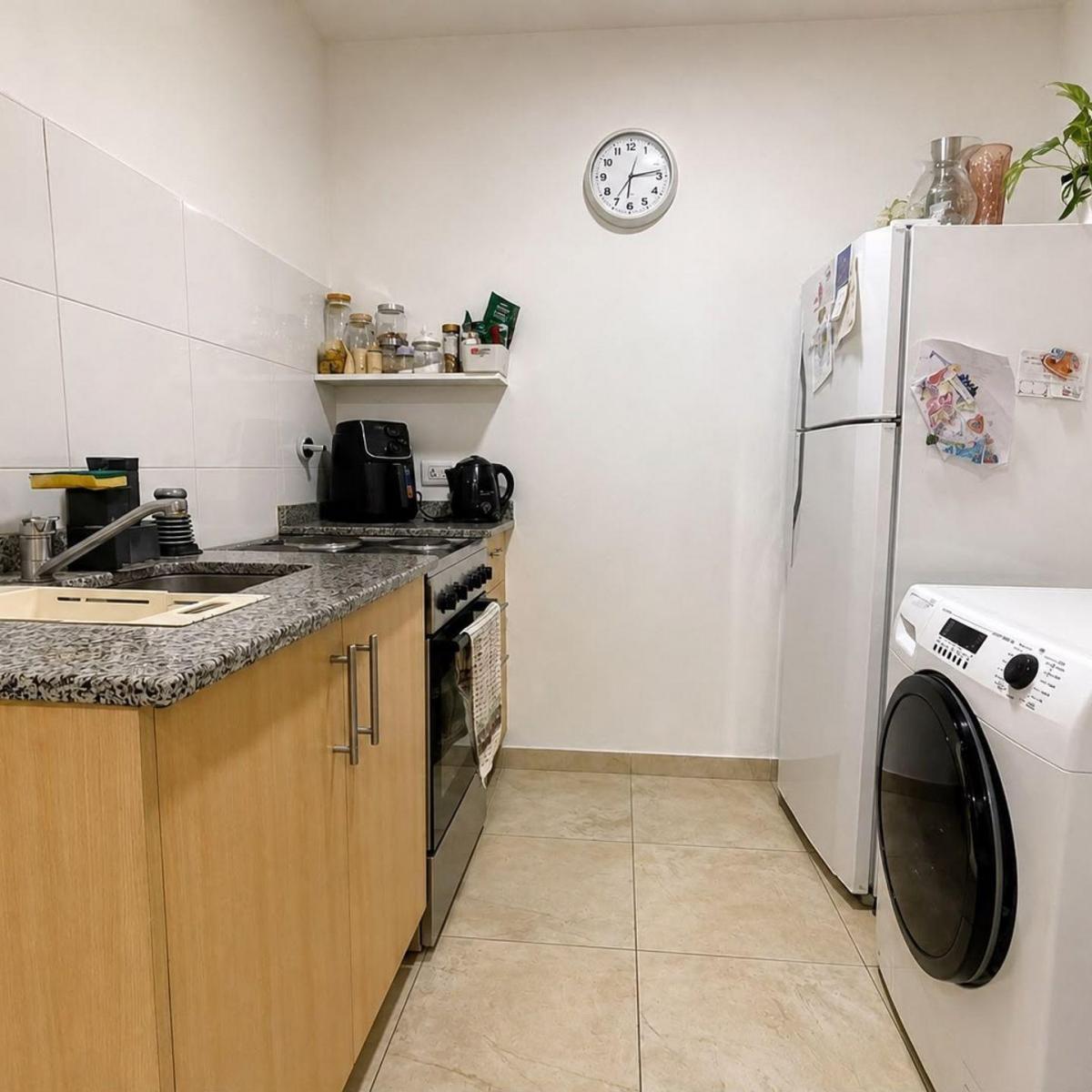 Amplio monoambiente de 36 m² con cochera, baulera y piscina