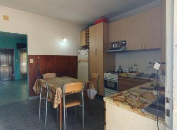 Casa · 72m² · 4 Ambientes · 1 Cochera · Venta Casa Amplio Parque Cuatro Ambientes Moreno