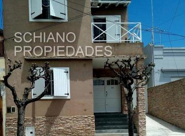 Casa de 5 ambientes, Quilmes · Casa Tipo Chalet en Tres Niveles, con Tres Dorm. y Playroom. Excelente Propiedad. Consulte.