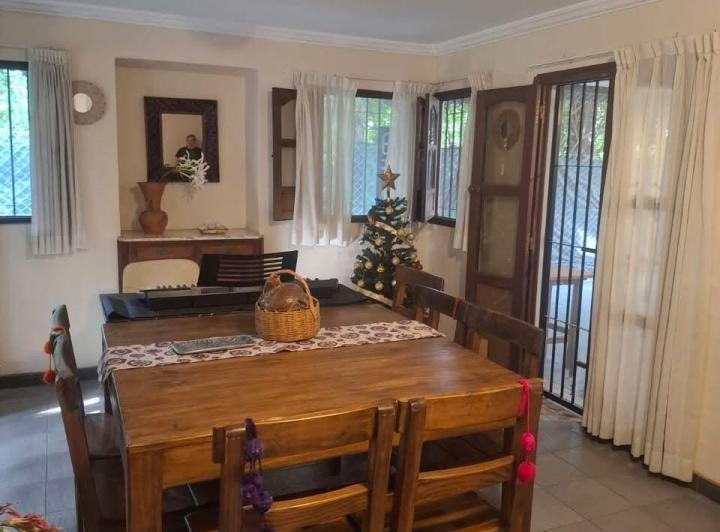 Casa · 134m² · 6 Ambientes · 2 Cocheras