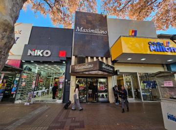 Local comercial de 4 ambientes, Ciudad de Mendoza · Local en Venta Av Las Heras