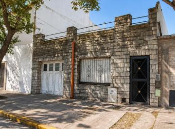 Casa · 154m² · Venta de Casa a Reciclar en Parque Avellaneda