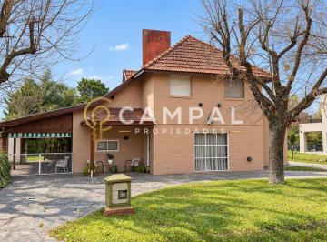 Casa · 196m² · 6 Ambientes · 1 Cochera · Casa en Venta Ubicado en Banco Provincia, Moreno, G. B. a. Zona Oeste