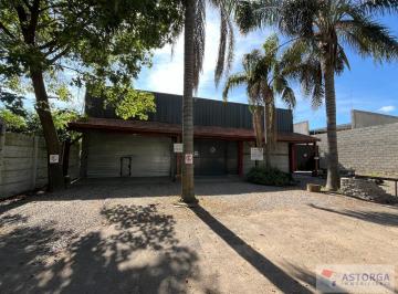 Local comercial · 100m² · 1 Ambiente · 1 Cochera · Excelente Local en Calle de Ingreso Al San Carlos C. C.