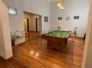 Casa · 337m² · 6 Ambientes · 1 Cochera · Venta | Residencia de Categoría con Piscina en Rafaela, Barrio Central Córdoba, a 4 Cuadras de Bv. S