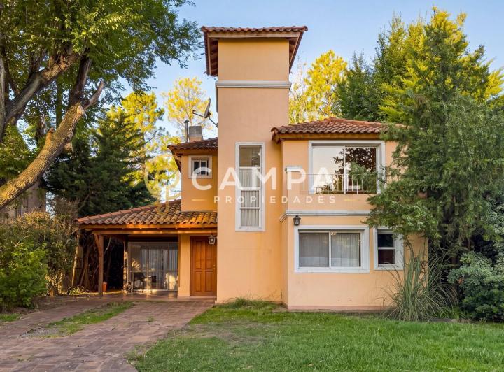 Casa · 160m² · 4 Ambientes · 1 Cochera