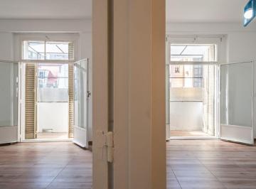 Departamento · 67m² · 3 Ambientes · Venta - 3 Ambientes - Balcon - Luminoso - Cercania Al Obelisco - Ideal Airbnb - Subte B y D - Barr