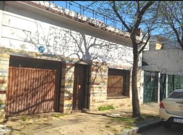 Casa de 4 ambientes, Flores · Flores Norte Casa en Venta a Refaccionar a Pasos Av Gaona - a Valor del Terreno