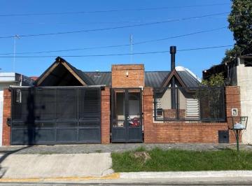 Casa · 100m² · 3 Ambientes · 1 Cochera · Casa en Venta en Merlo Sur.