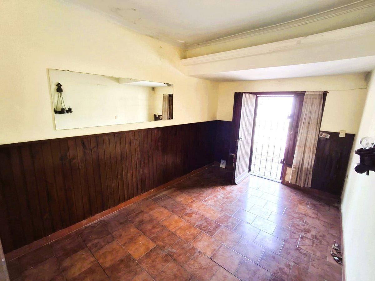 Casa 3 amb, 2 dorm, 143m² a reciclar con garage y patio — Puan y Valentini