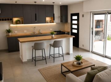 Casa · 65m² · 3 Ambientes · 1 Cochera · Casa en Venta en Villa Elisa