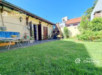 Casa · 203m² · 8 Ambientes · 1 Cochera · Casa Ideal Para 2 Familias