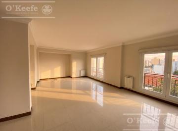 Departamento · 142m² · 4 Ambientes · 1 Cochera · Departamento Semipiso 4 Ambientes en Quilmes - Cochera