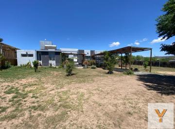 Casa · 315m² · 11 Ambientes · Casa en Venta - 5 Dorm. 3 Baños - Villa Giardino