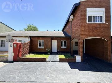 Casa · 113m² · 4 Ambientes · 1 Cochera · Casa en Venta de 4 Ambientes en Altos de Podestá