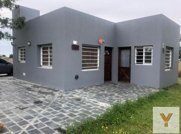Casa · 50m² · 3 Ambientes · 2 Cocheras · Casa Quinta en Venta - 2 Dorm. 1 Baño - Cochera - 10.694,25 m² - Maipú