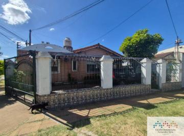 Casa de 4 ambientes, Lomas de Zamora · Chalet en Esquina con Gran Patio y Cochera | Lomas de Zamora