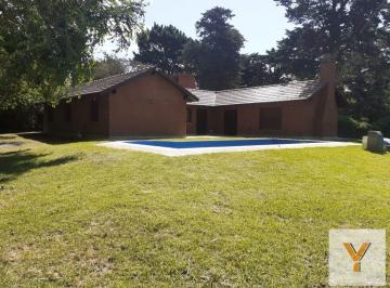 Casa · 211m² · 5 Ambientes · Casa en Venta - 3 Dorm. 2 Baños - Mar del Plata