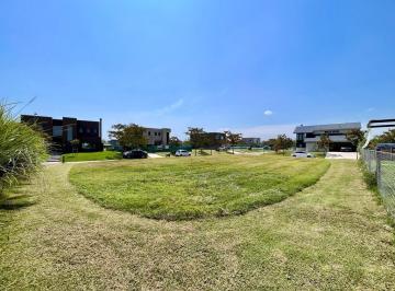 Terreno · 594m² · Lote en Venta en Acacias, Puertos