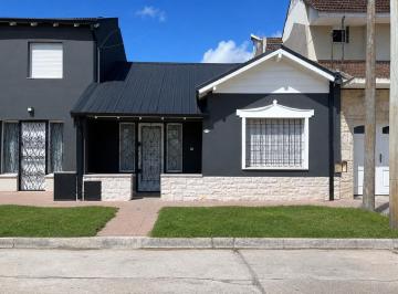 PH · 85m² · 3 Ambientes · 1 Cochera · PH en Chauvin