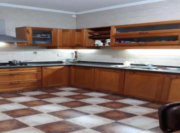Casa · 80m² · 4 Ambientes · Casa en Venta - 3 Dorm. 1 Baño - 100 m² - González Catan, La Matanza