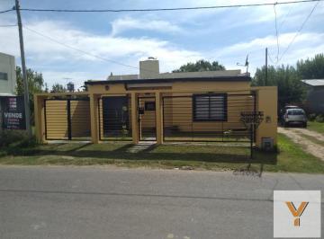 Casa · 77m² · 3 Ambientes · 1 Cochera · Casa en Venta - 2 Dorm. 1 Baño - 200 m² - Manuel B. Gonnet