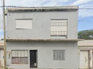 Casa · 300m² · 3 Ambientes · Casa en Venta, Ubicada en Morón