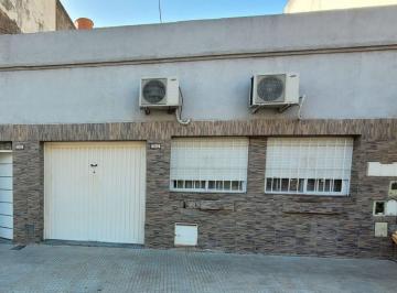 PH · 93m² · 4 Ambientes · 1 Cochera · Venta PH Tipo Casa 4 Ambientes Villa Lugano