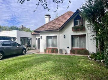 Casa · 152m² · 4 Ambientes · 3 Cocheras · Venta Casa 4 Amb Apta Credito Country Banco Prov