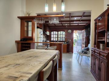 Casa · 395m² · 4 Ambientes · 1 Cochera · Casa 4 Ambientes en Monte Chingolo