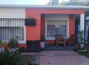 Casa · 200m² · 4 Ambientes · Casa en Venta - 3 Dorm. 1 Baño - Merlo