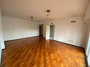 Departamento de 5 ambientes, La Plata · Departamento Amplio de Tres Dorm., con Cochera Doble y Baulera. Zona Centrica