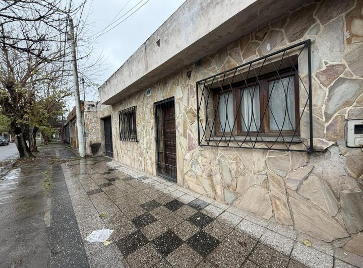Casa · 338m² · 5 Ambientes · 1 Cochera