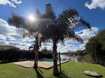 Casa · 190m² · 5 Ambientes · 2 Cocheras · Casa en Alquiler en San Marco, Villanueva, Tigre