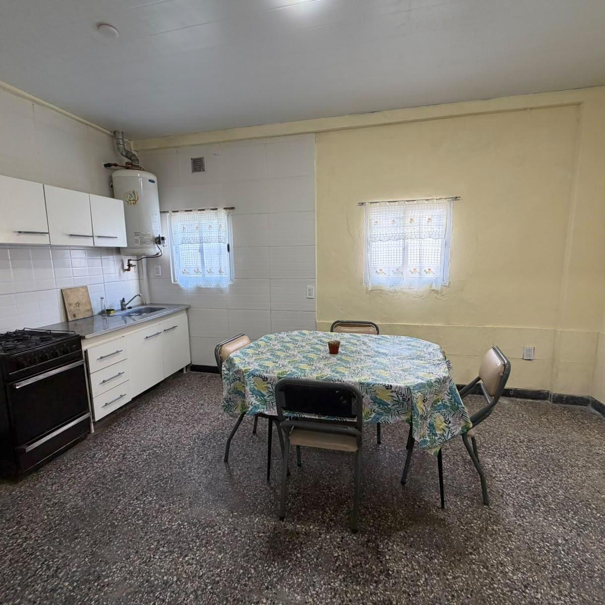 PH de 3 ambientes, 60m² con dos patios — Villa Lourdes