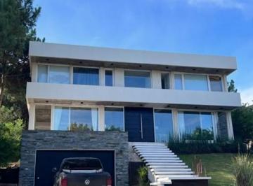 Casa · 330m² · 5 Ambientes · 1 Cochera · Casa Chalet en Alq. Temporario en Costa Esmeralda, Costa Atlántica, Buenos Aires