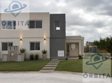 Casa · 100m² · 4 Ambientes · 2 Cocheras · Casa en Venta en Casas de Santa Ana, Villanueva, Tigre