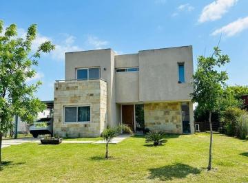 Casa · 160m² · 5 Ambientes · 1 Cochera · Casa en Venta en Haras Santa Maria, Escobar, G. B. a. Zona Norte