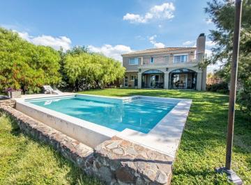 Casa · 330m² · 10 Ambientes · 2 Cocheras · Casa Apta Crédito en Estancia Q2 – 3 Dorm., Pileta y Quincho Cerrado